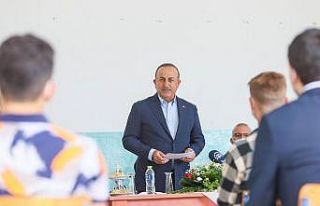 Bakan Çavuşoğlu, Celal Bayar Azınlık Lisesi’ni...