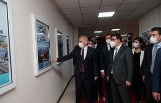 Bakan Dönmez, Denizli’den övgüyle bahsetti
