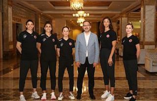 Bakan Kasapoğlu Tekvando Kadın Milli Takım kampını...