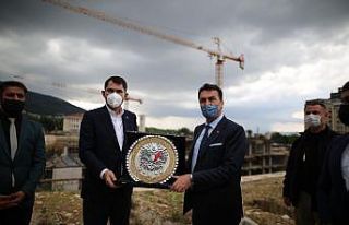 Bakan Kurum: "Osmangazi Meydanı 2022 sonunda...