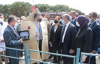 Bakan Pakdemirli kepenek giydi