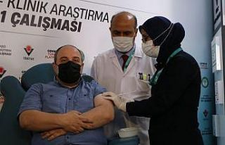 Bakan Varank gönüllü olduğu VLP aşının ilk...