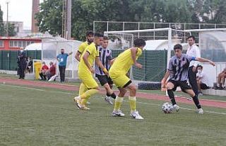 Balıkesirspor zirve yarışından kopmadı