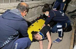 Balkonda dengesini kaybeden genç kız 3. kattan düştü