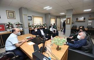 Başkan Aygün, sağlıkçıları ziyaret etti