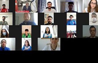 Başkan Böcek gençleri çevrimiçi dinledi