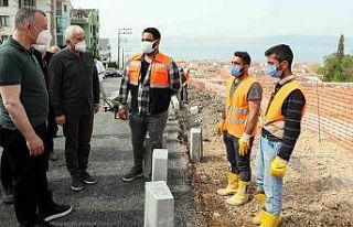 Başkan Büyükakın’a balkonlardan proje teşekkürü