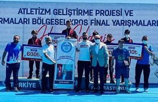 Başkan Ensari’den şampiyon sporcuya tebrik telefonu