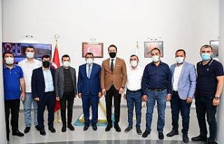 Başkan Gürkan, müteahhitleri kabul etti