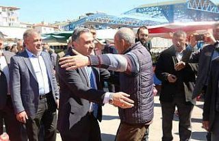 Başkan Mehmet Cabbar’dan tüm pazar esnafına jest