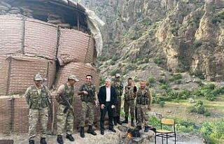 Başkan Özbek’ten güvenlik korucularına ziyaret