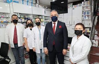 Başkan Savran, eczacıların günlerini kutladı