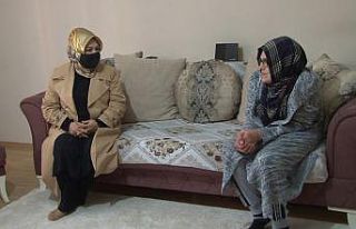 Başkan Şeyma Döğücü engelli anneyi evinde ziyaret...