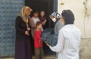 Başkan Sülük ve eşinden ihtiyaç sahiplerine yardım
