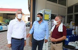 Başkan Tarhan, esnafın sıkıntılarını dinledi