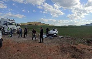 Başkent’te kamyon ile otomobil çarpıştı: 1...