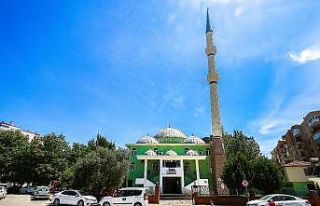 Bayraklı’da camiler bayrama hazır