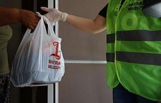 Bayraklı’da Ramazan ayı dayanışması sürüyor