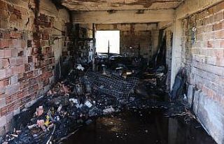 Bayram öncesi ekmek yapan ailenin evi yangında küle...