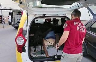 Bebek kundağından uyuşturucu çıktı