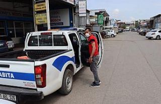 Belediye ekipleri aç kalan güvercinler için seferber...