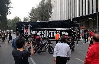 Beşiktaş, Gürsel Aksel Stadyumu’na ulaştı