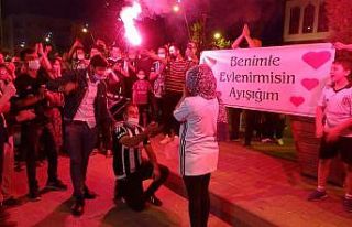 Beşiktaş’ın şampiyonluk kutlamasında romantik...