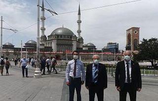 Bilecikli başkanlardan Taksim Camini ziyaret