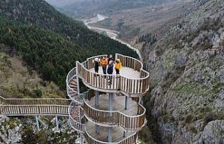 Bin 200 metrelik kanyon kısıtlamaya rağmen boş...