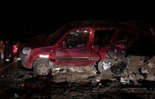 Bingöl’de iki araç çarpıştı, sürücülerden...