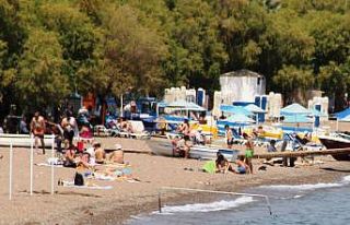 Bodrum’da mesafeli deniz keyfi