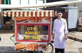 Börekçinin ekmek teknesini çaldılar
