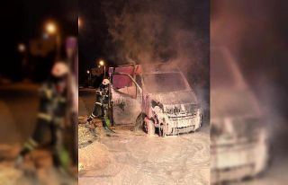 Boşanma aşamasındaki kocası aracını alev alev...