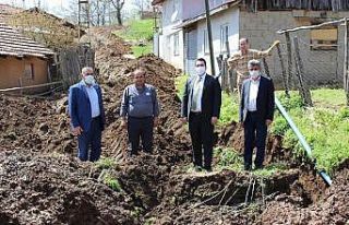 Bozcaarmut köyünün içme suyu şebekesi yenileniyor