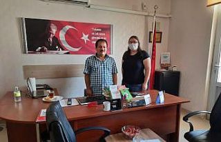 Bozyazılı öğrenciler, okudukları kitapları kütüphaneye...