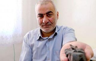 Bulduğu esrarengiz taşın sırrını çözmeye çalışıyor