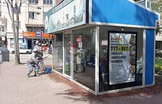 Burdur’da duraklar köpüklü su ile yıkandı