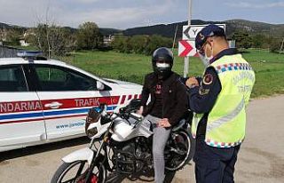 Burdur’da jandarmadan 46 sürücüye 33 bin 644...