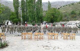 Burdur’da komandolardan harmandalı şöleni