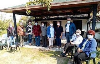 Burhaniyeli kadınlardan 175 aileye bayram yardımı