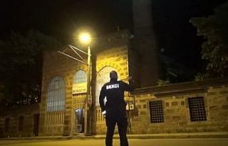 Bursa’da tarihi camide hırsızlık alarmı