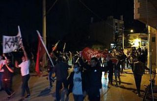 Bursa’da vatandaşlar Filistin’e destek için...
