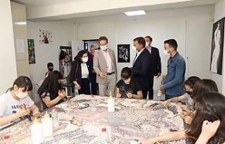 Büyükelçi Landrut kursiyerleri ziyaret etti