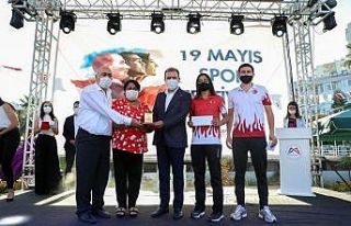 Büyükşehir Belediyesinden 49 başarılı sporcu...