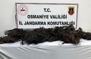 Çaldıkları bakır kabloları satarken suçüstü...