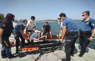 Çanakkale’de denize düşen yaşlı adamı polis...