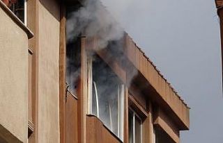 Çekmeköy’de sitede korkutan yangın: 2 kişi mahsur...