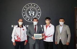 Cimnastik şampiyonundan Kabakcı’ya ziyaret