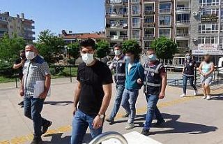 Cinayet şüphelisi ve arkadaşı adliyeye sevk edildi