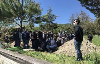 Cinayete kurban giden karı koca yan yana defnedildi